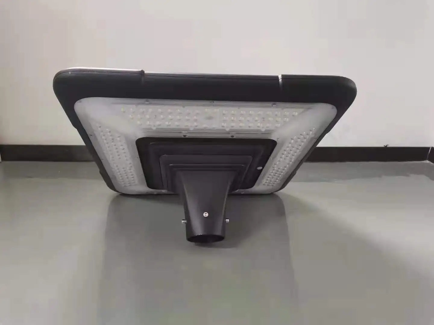 High Power Pole Top Aluminum All In One 40W UFO Garden Solar LED Plaza Light.